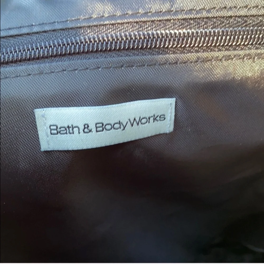 Bath & Body Works hot off the slopes tote bag black with brown faux fur